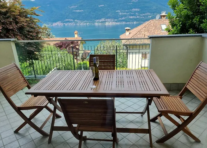 아파트 With Garden And Terrace Beautiful View