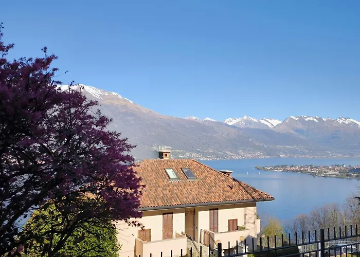 아파트 With Garden And Terrace Beautiful View