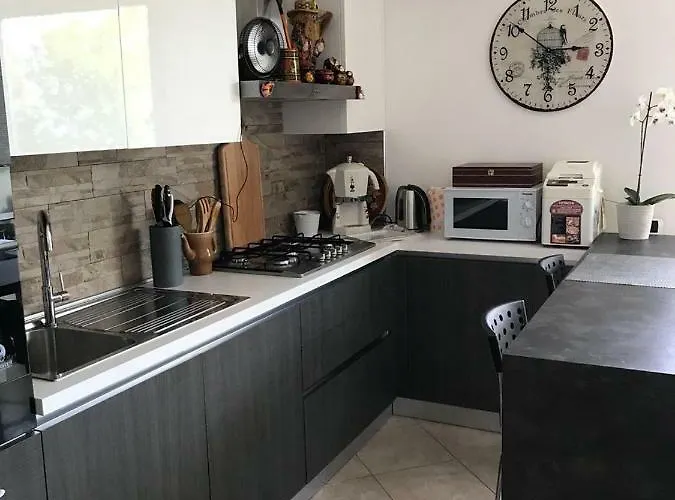 With Garden And Terrace Beautiful View 아파트 *